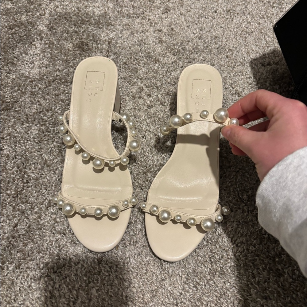 Elegant Cream Pearl-Embellished Women's Sandals